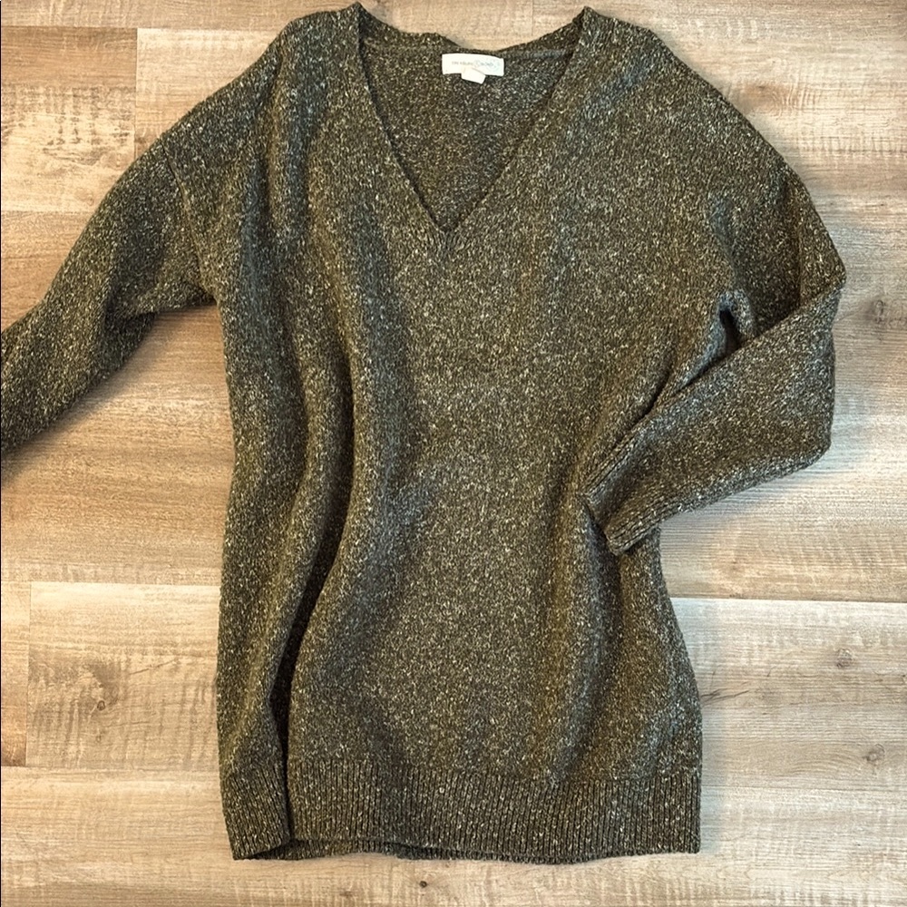 ✨Treasure & Bond Green V-Neck Sweater Relaxed Fit